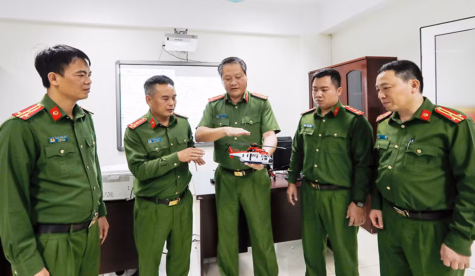 Lực lượng Cảnh sát cơ động với những 