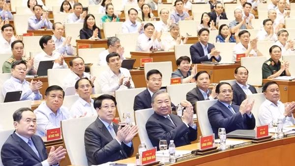 Tổng Bí thư Tô Lâm dự, chỉ đạo Hội nghị toàn quốc quán triệt 4 Nghị quyết quan trọng của Bộ Chính trị