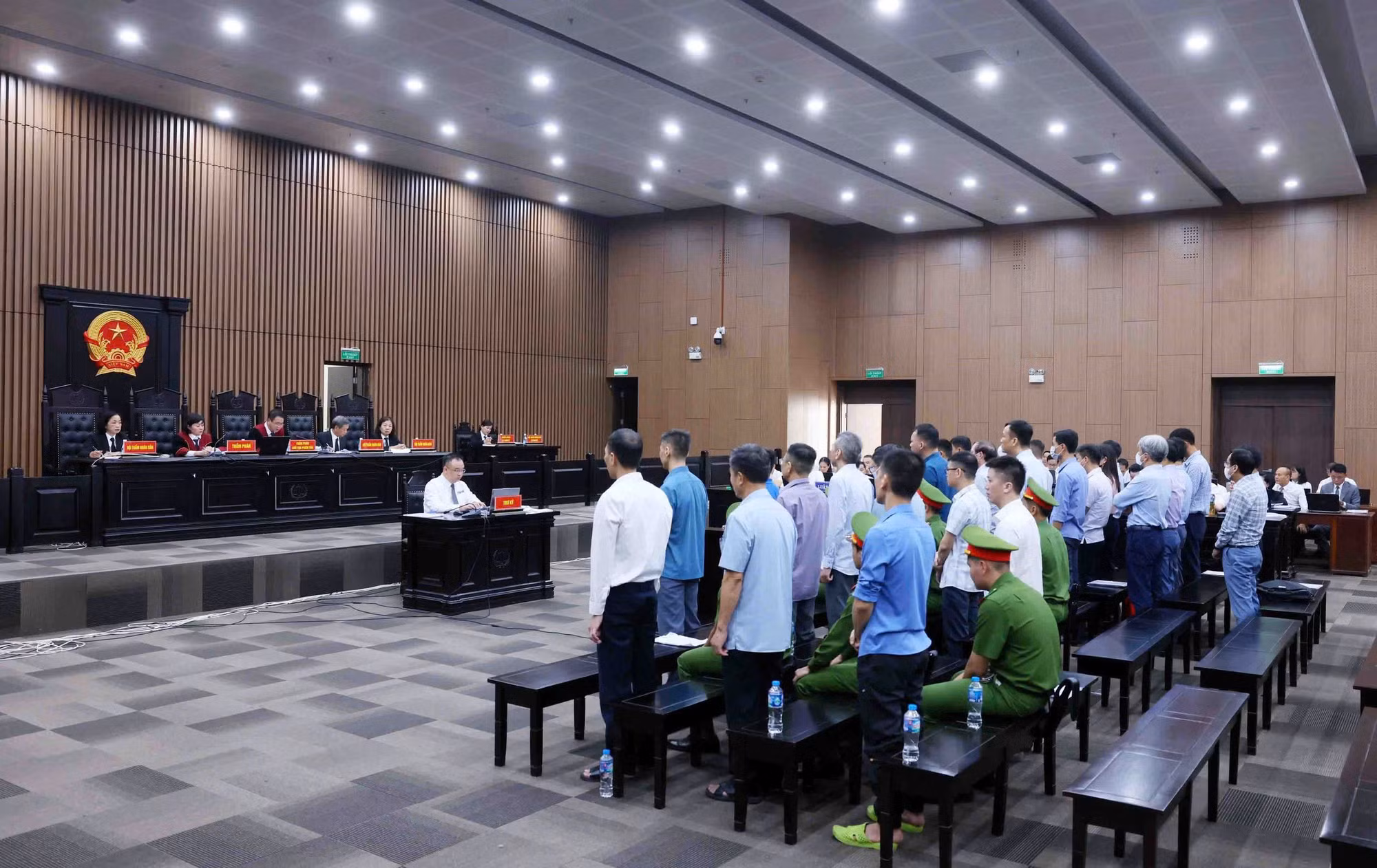 Cựu Phó Chủ nhiệm Văn phòng Quốc hội Phạm Thái Hà bị tuyên phạt 5 năm tù -0
