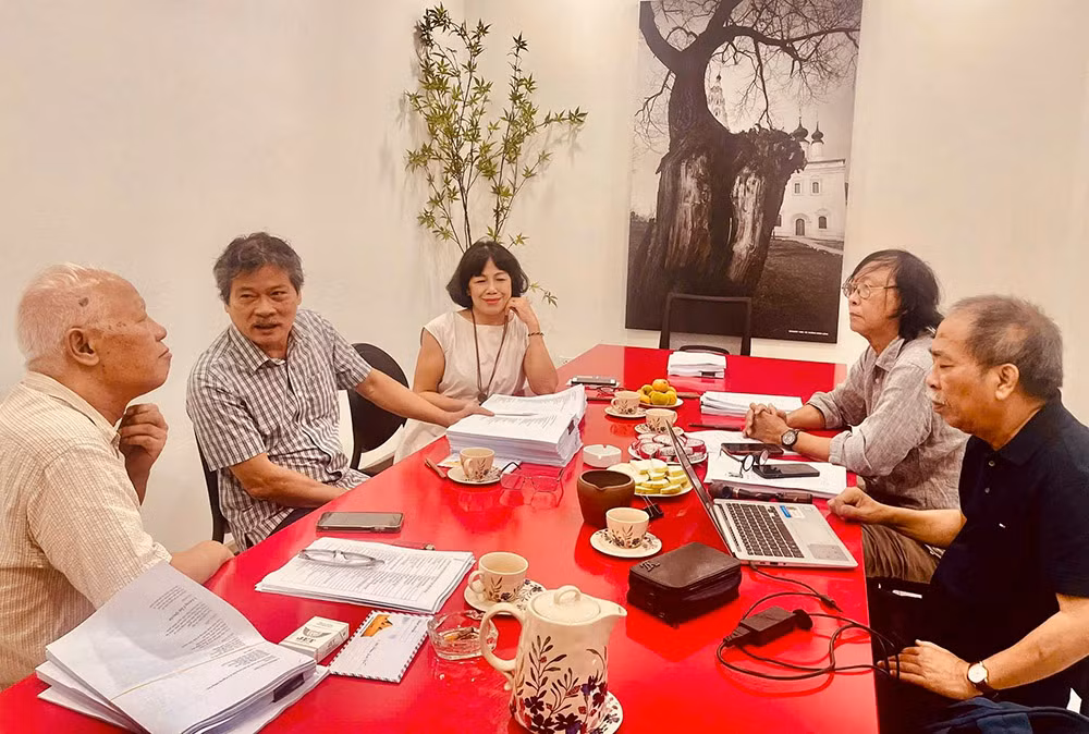 các nhà tho trong ban giám kh%3fo.jpg -0