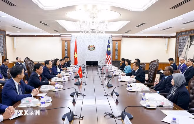 Chủ tịch Quốc hội Trần Thanh Mẫn và Chủ tịch Hạ viện Malaysia tiến hành hội đàm -0