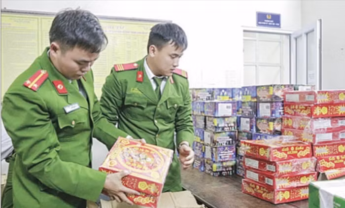 Bám địa bàn, xử lý các vi phạm về pháo -0