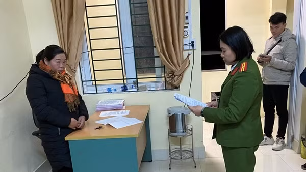 Bắt khẩn cấp cán bộ địa chính xã về tội nhận hối lộ