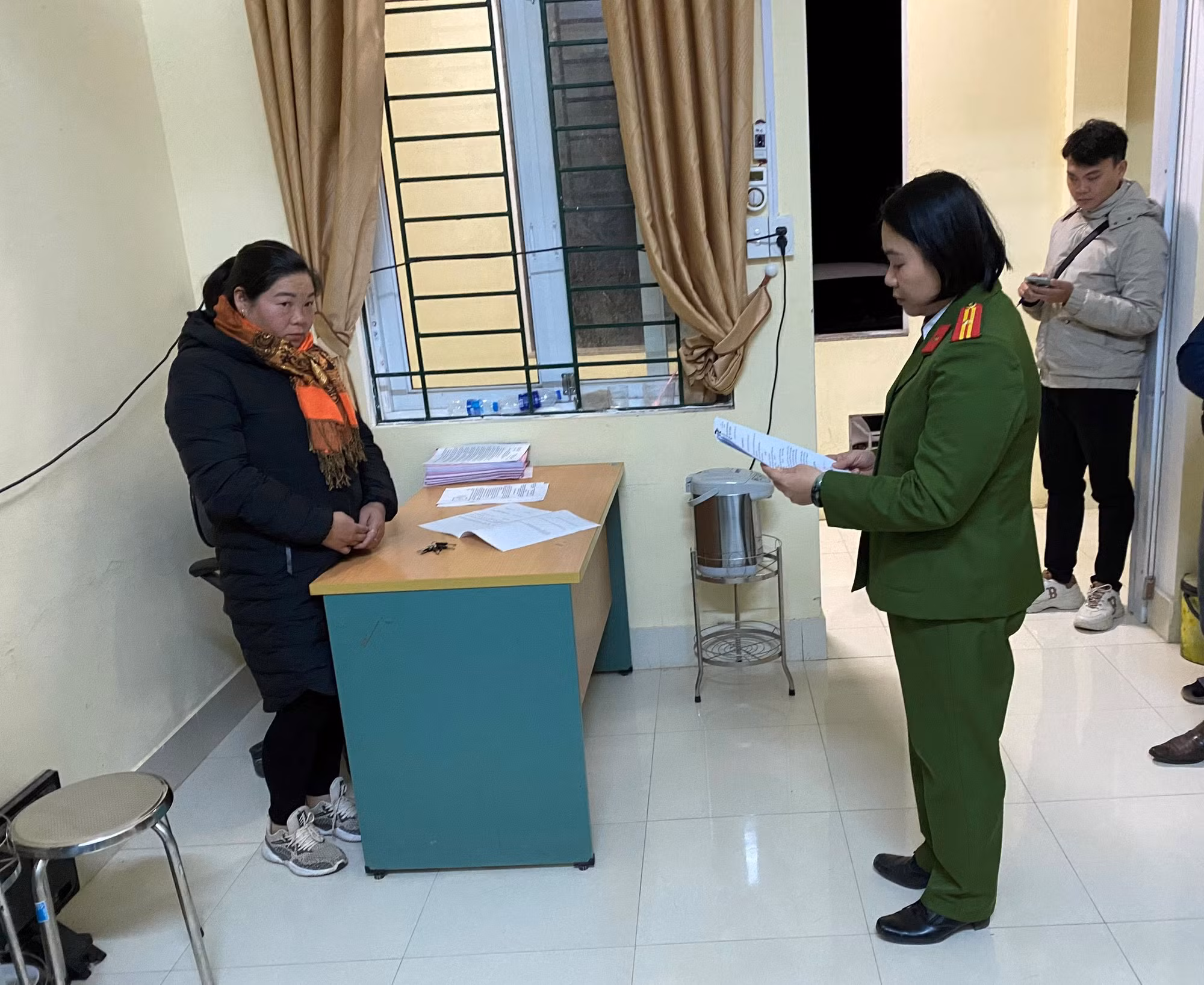 Bắt cán bộ địa chính về tội nhận hối lộ -0