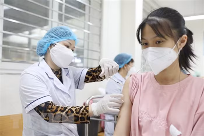 Chủng mới SARS-CoV-2 đang chiếm ưu thế, Bộ Y tế khuyến cáo tiêm vaccine đủ, đúng lịch -0