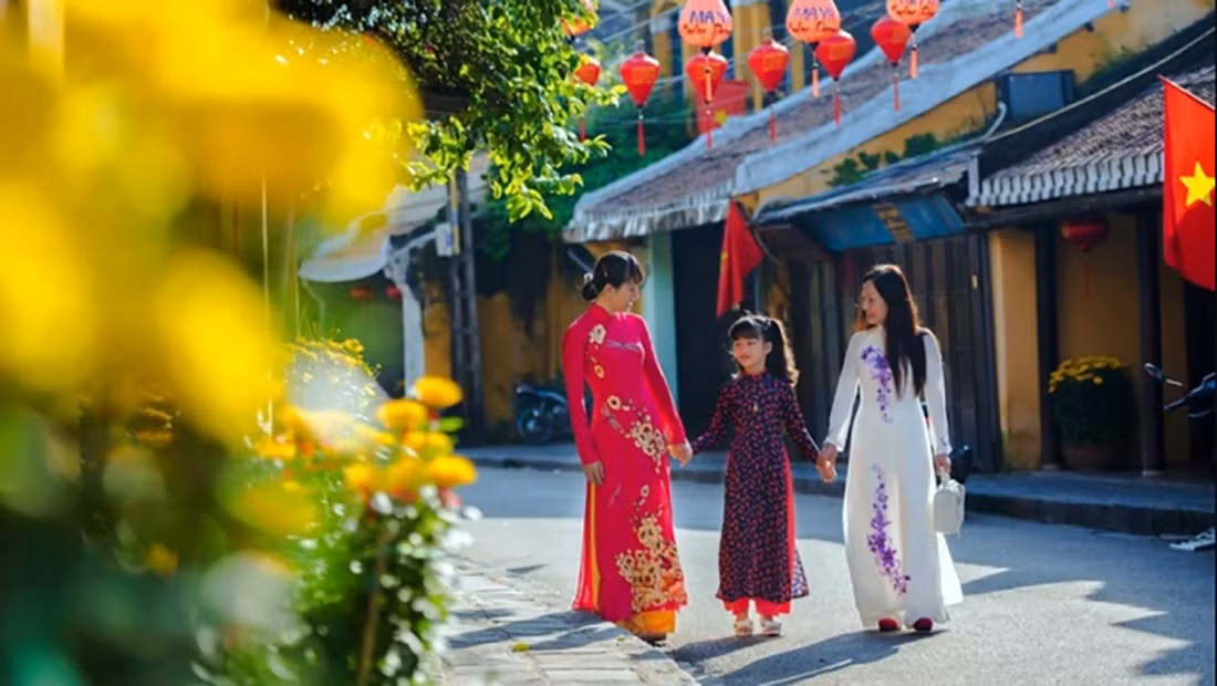 Ngày đầu năm mới, Hà Nội và TP Hồ Chí Minh nắng đẹp; Trung Bộ lác đác mưa -0