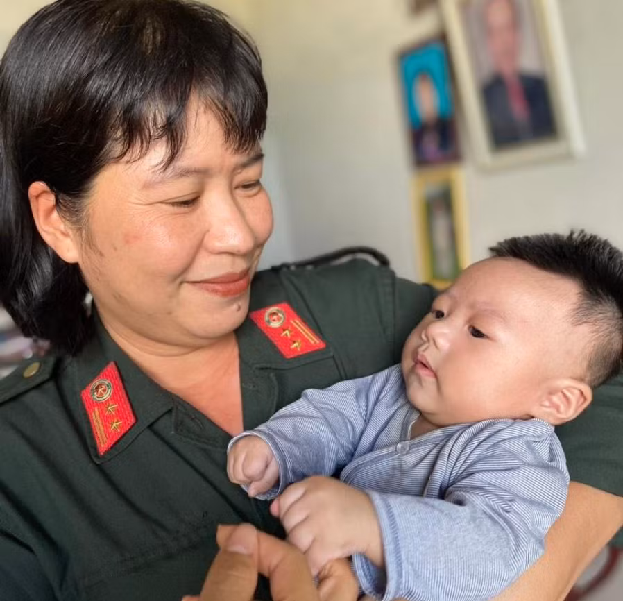 T37-Xuân ấm áp trong vòng tay “Mẹ đỡ đầu” -0