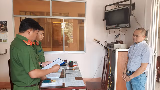 Nhiều vấn đề phức tạp từ việc thành lập ồ ạt trung tâm đăng kiểm tư nhân -0