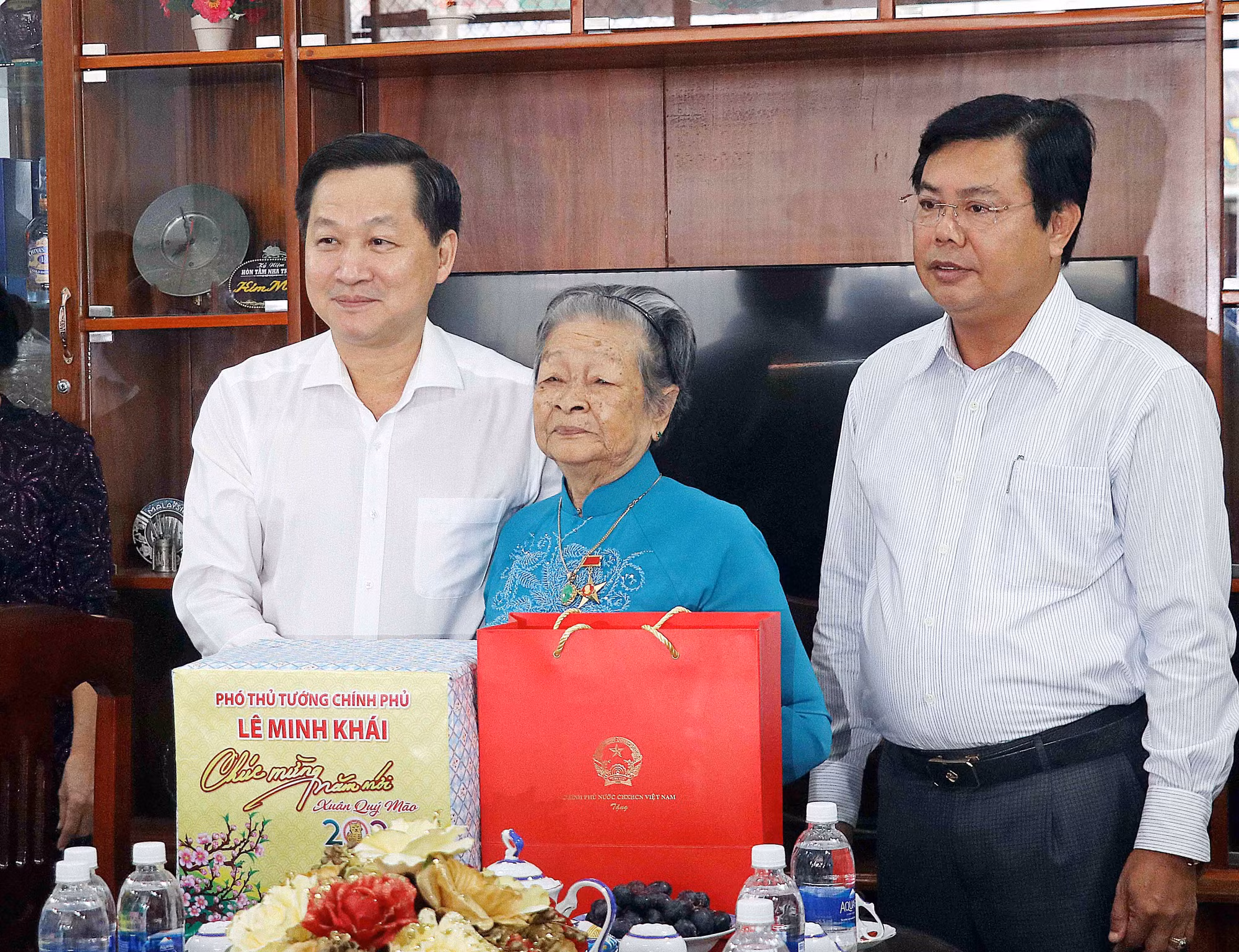 Phó Thủ tướng Lê Minh Khái chúc Tết gia đình chính sách, công nhân, người lao động tại Cà Mau -0