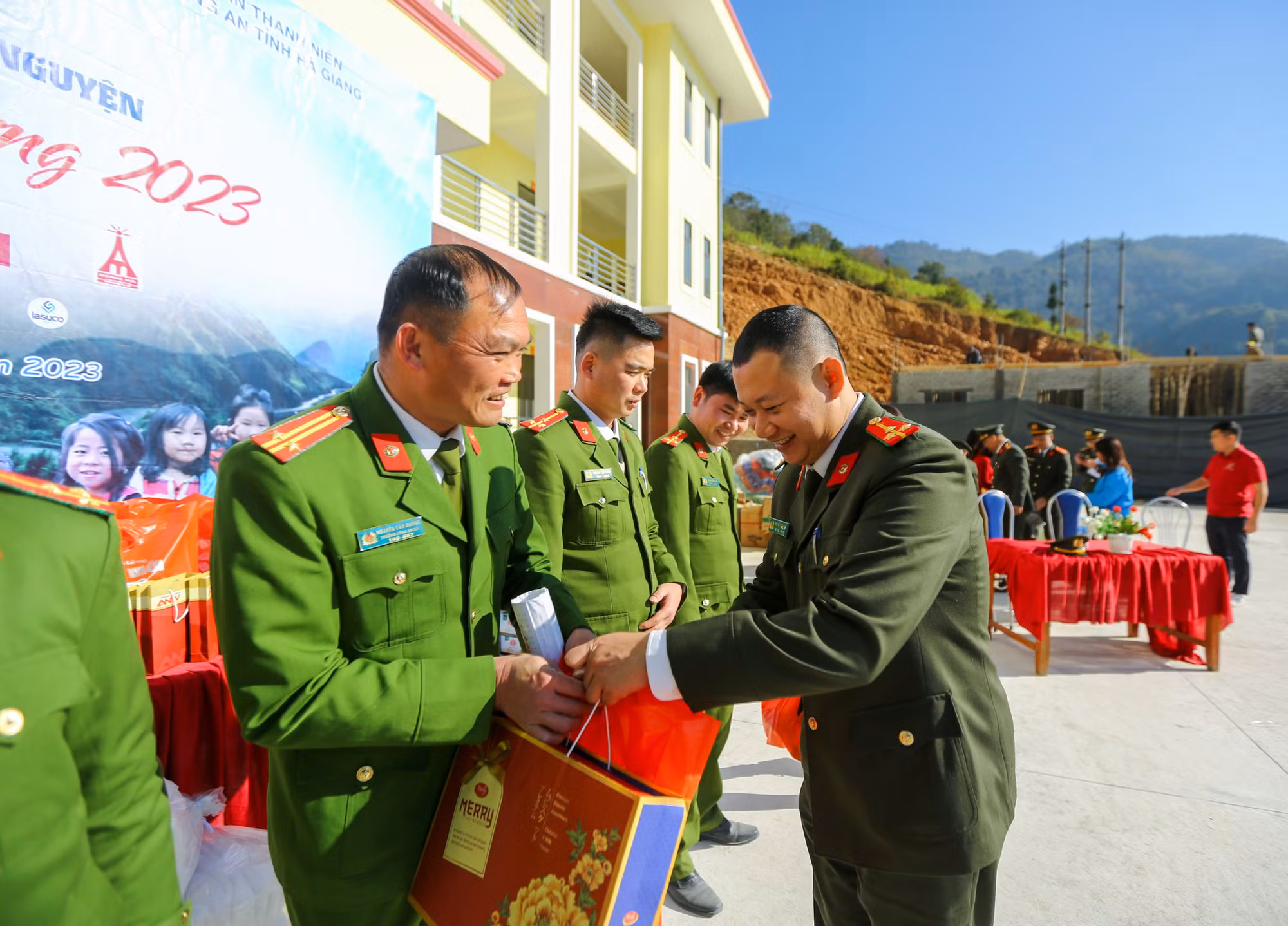 Tuổi trẻ Cục Truyền thông CAND về với miền địa đầu Tổ quốc - 4