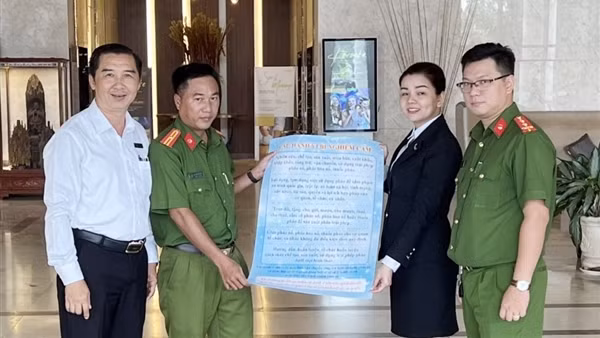 Tuyên truyền về pháo hoa được phép và không được phép sử dụng