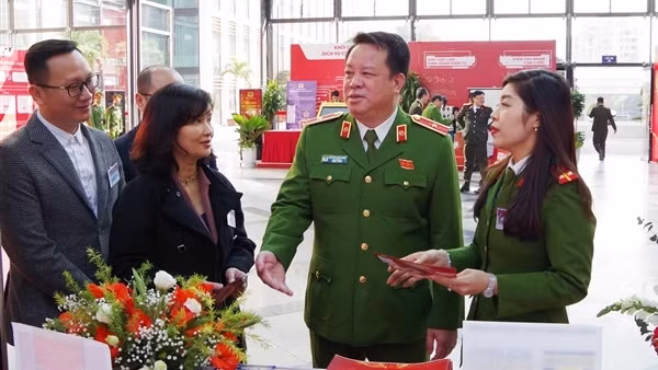 Bỏ sổ hộ khẩu giấy góp phần thúc đẩy cải cách thủ tục hành chính