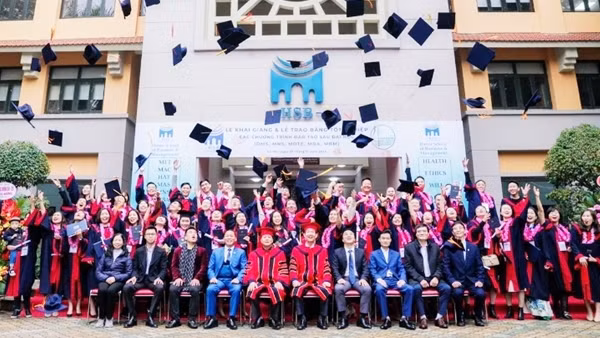 Phát triển Trường Quản trị và Kinh doanh trở thành trường Top 100 châu Á
