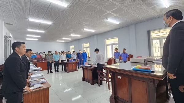 Xét xử 7 cán bộ thông đồng hợp thức hóa hơn 2,5ha đất công