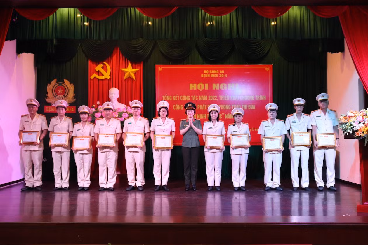 Chủ động ứng dụng kỹ thuật, đẩy mạnh công tác chăm lo chế độ chính sách cho cán bộ y tế CAND -0