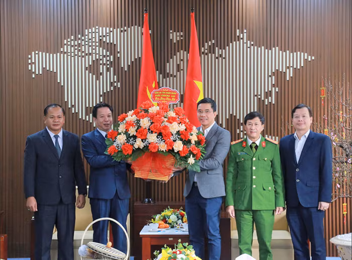 Công an tỉnh Khăm Muộn chúc Tết Công an tỉnh Hà Tĩnh -0
