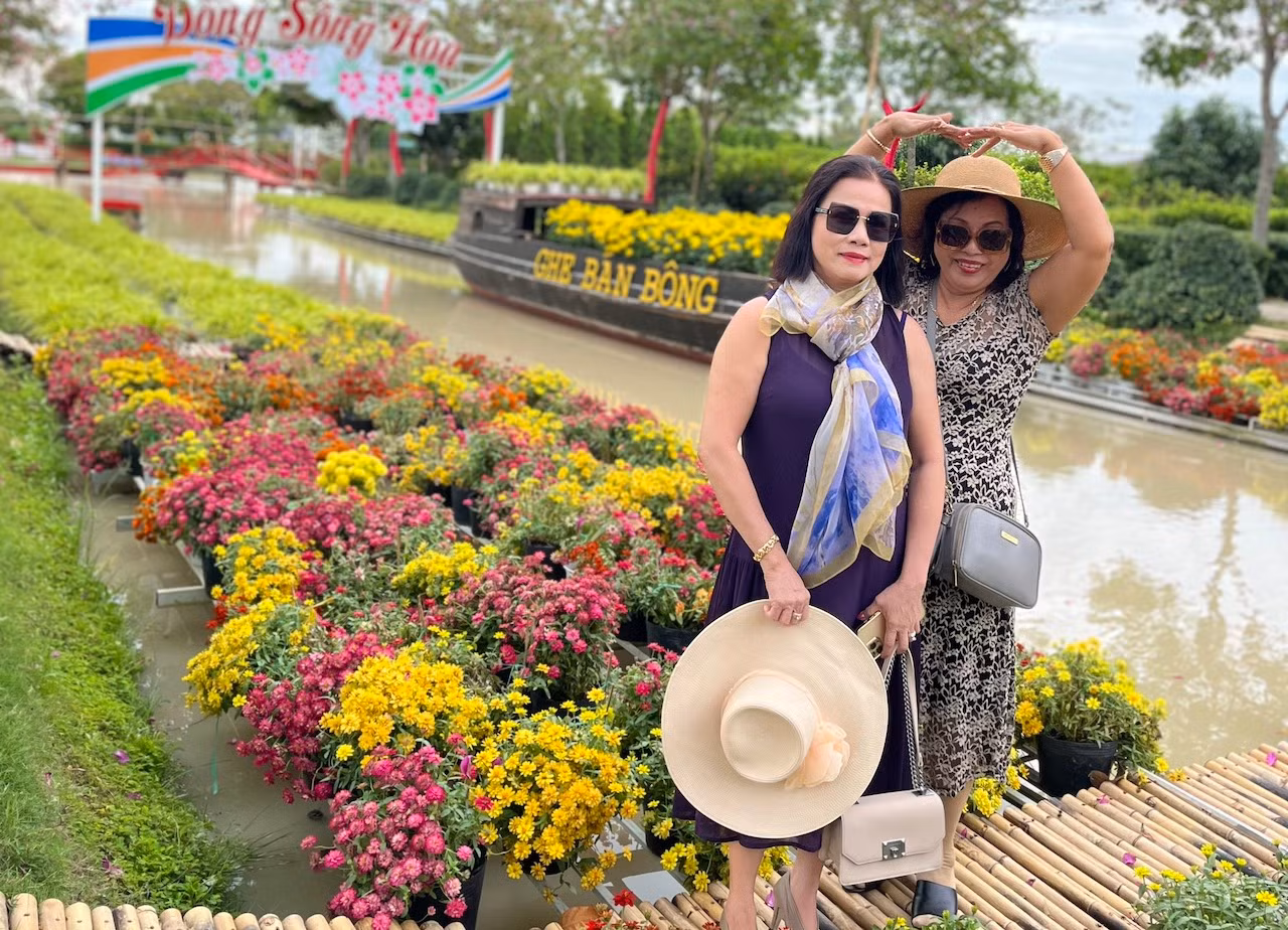 Tri ân tiền nhân và tôn vinh nghề trồng hoa kiểng Sa Đéc -0
