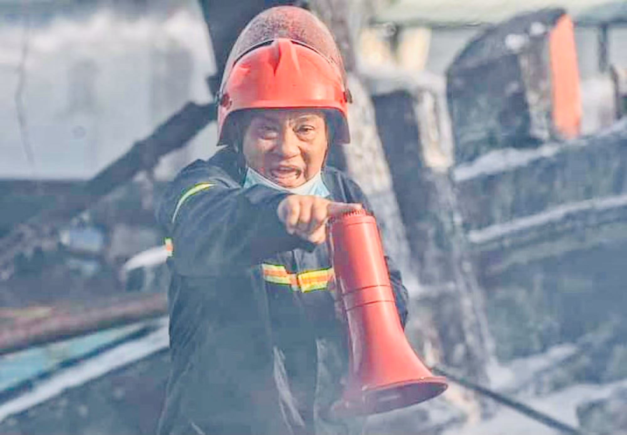 Lính cứu hỏa trên biển -0