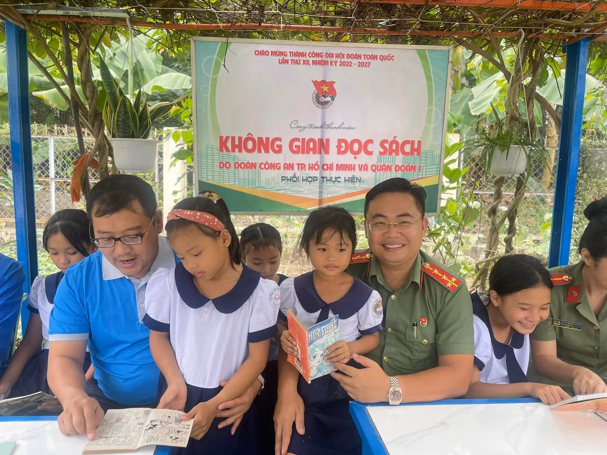 Tuổi trẻ Công an TP Hồ Chí Minh và “Hành trình nghĩa tình biên giới, hải đảo” xuân Quý Mão -0