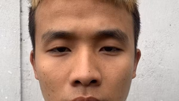 Thiếu tiền xài, đột vòm đục két sắt