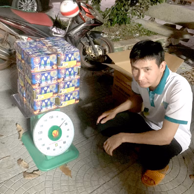 Phát hiện ngăn chặn xe khách liên tỉnh vận chuyển pháo -0