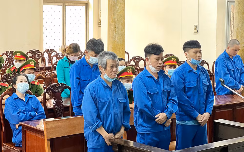 Buôn lậu hơn 200.000 tấn đường, Mười Tường cùng đồng phạm lãnh 66 năm tù -0