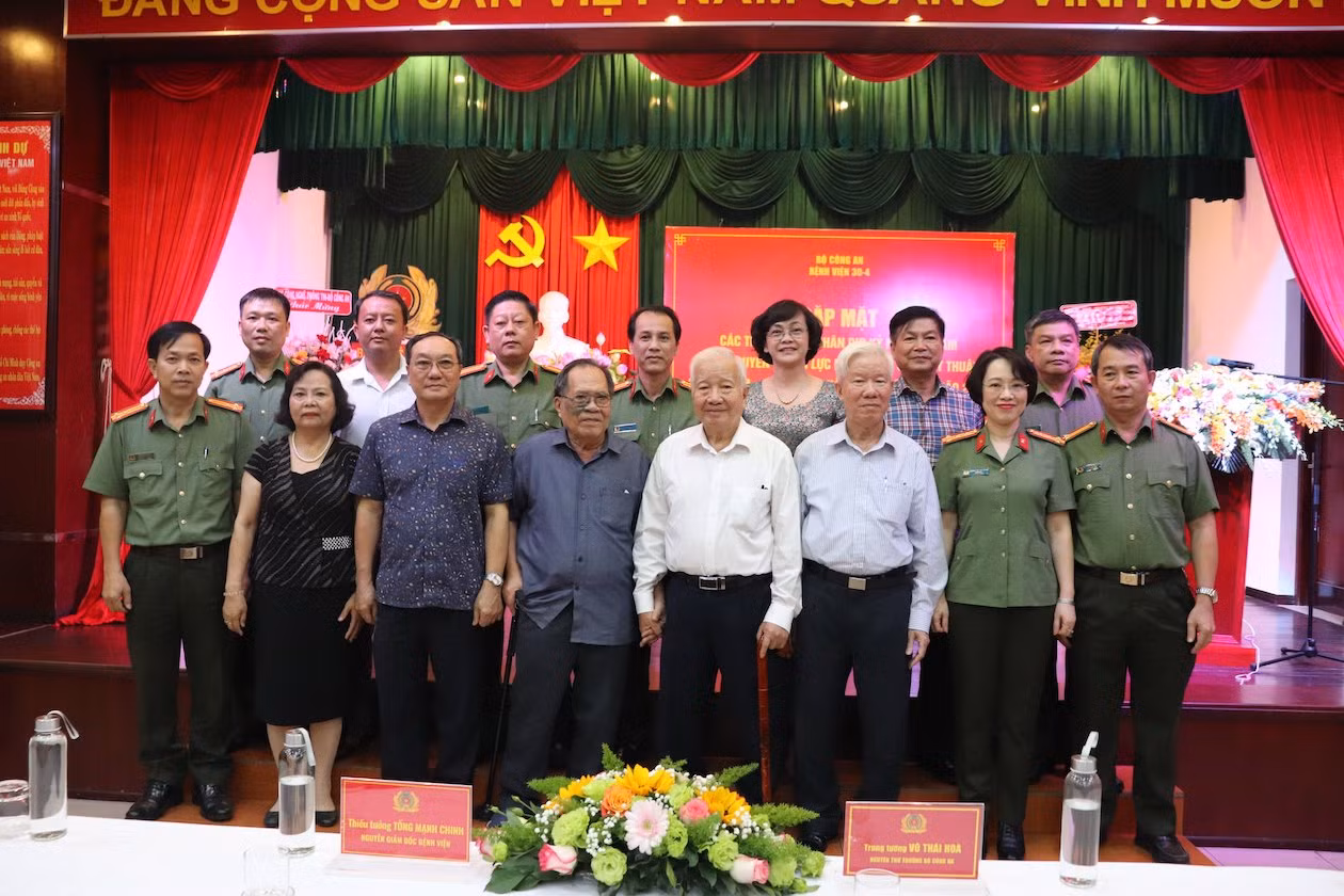 75 năm lực lượng Hậu cần - Kỹ thuật CAND: Tự hào khi được khoác trên mình hai màu áo -0