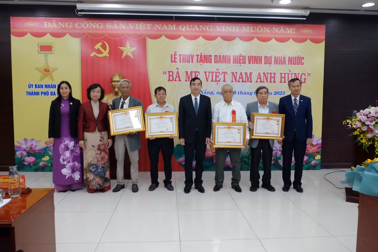 Đà Nẵng: Truy tặng danh hiệu cho các Bà mẹ Việt Nam anh hùng -0