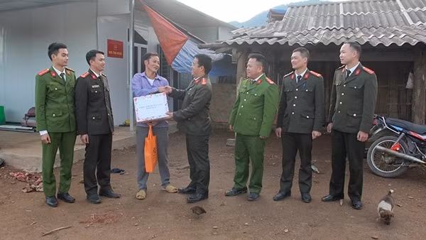 Tết của những người Mông "không Dương Văn Mình"