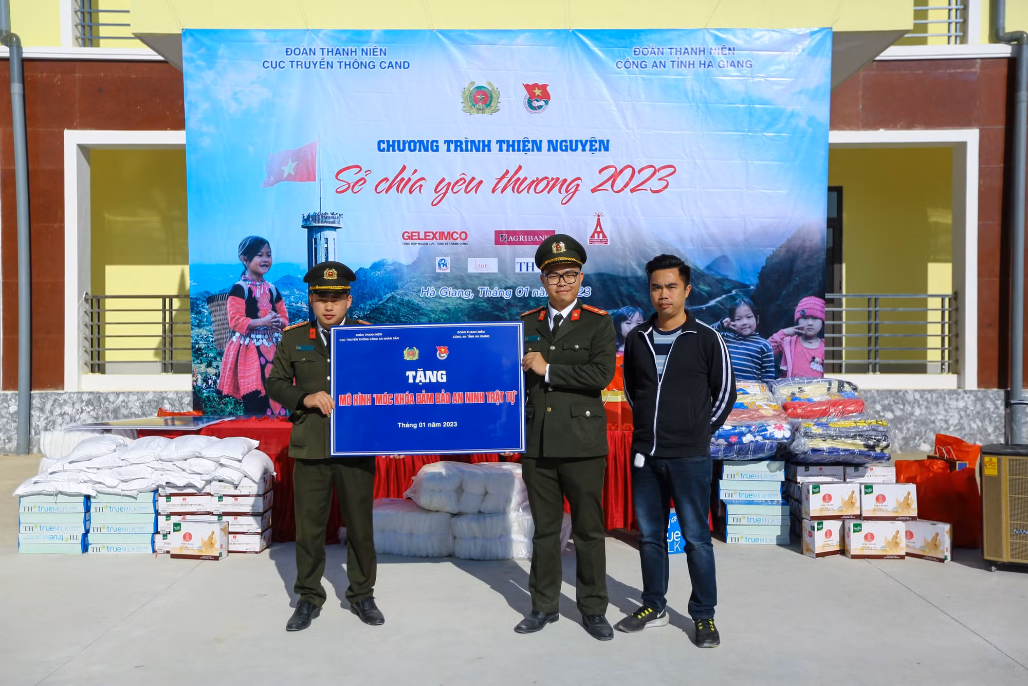 Tuổi trẻ Cục Truyền thông CAND về với miền địa đầu Tổ quốc - 5