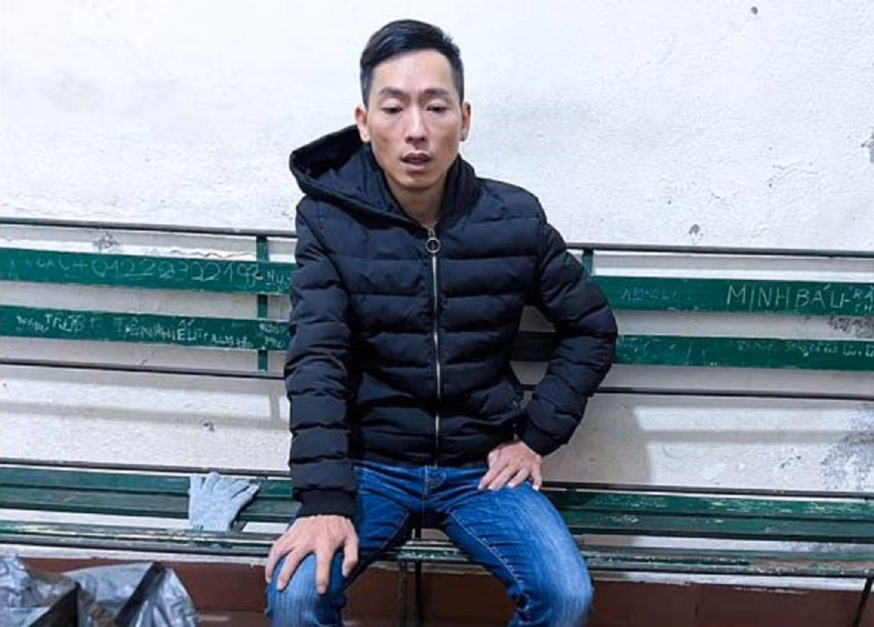 Bắt quả tang đối tượng mang theo người 1.000 viên ma túy tổng hợp -0