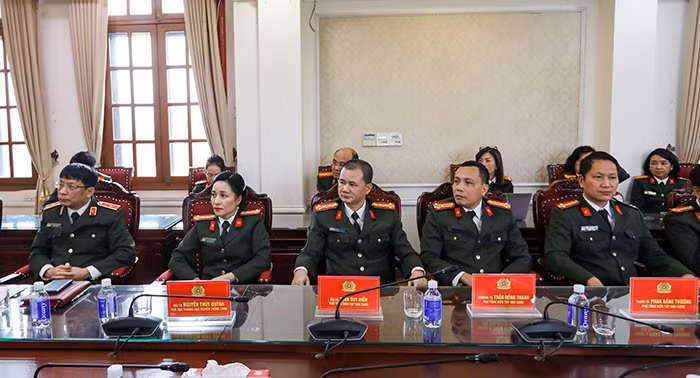 đb3.jpg -0