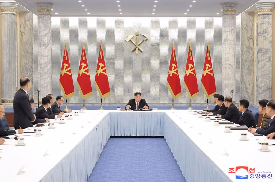 Gọi Hàn Quốc là kẻ thù, Triều Tiên không ngại khoe định hương quốc phòng mới -0