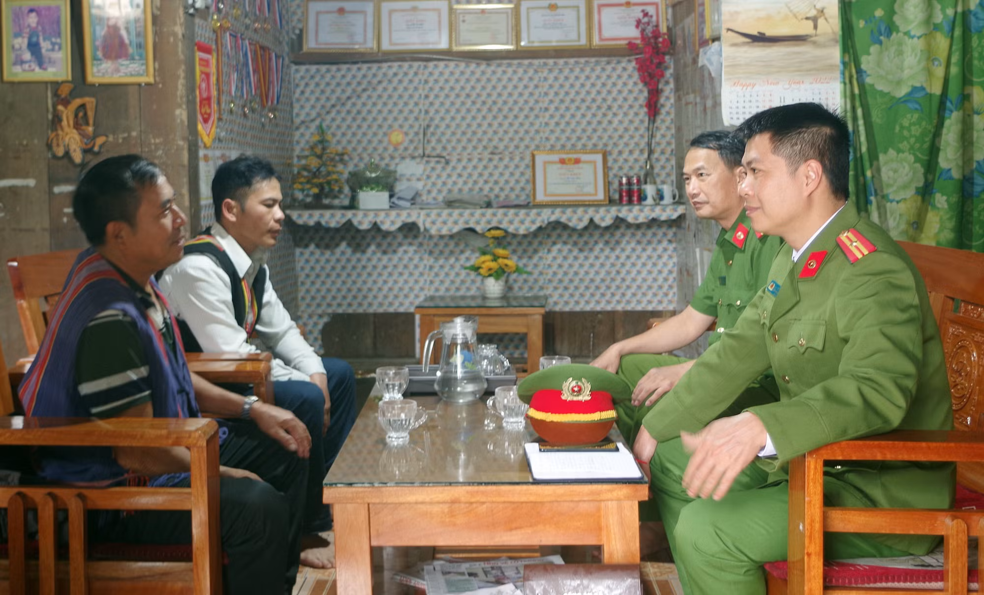 Vận động người trẻ có uy tín tham gia giữ gìn an ninh trật tự -0