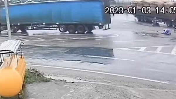 Truy bắt tài xế lái xe đầu kéo gây tai nạn chết người