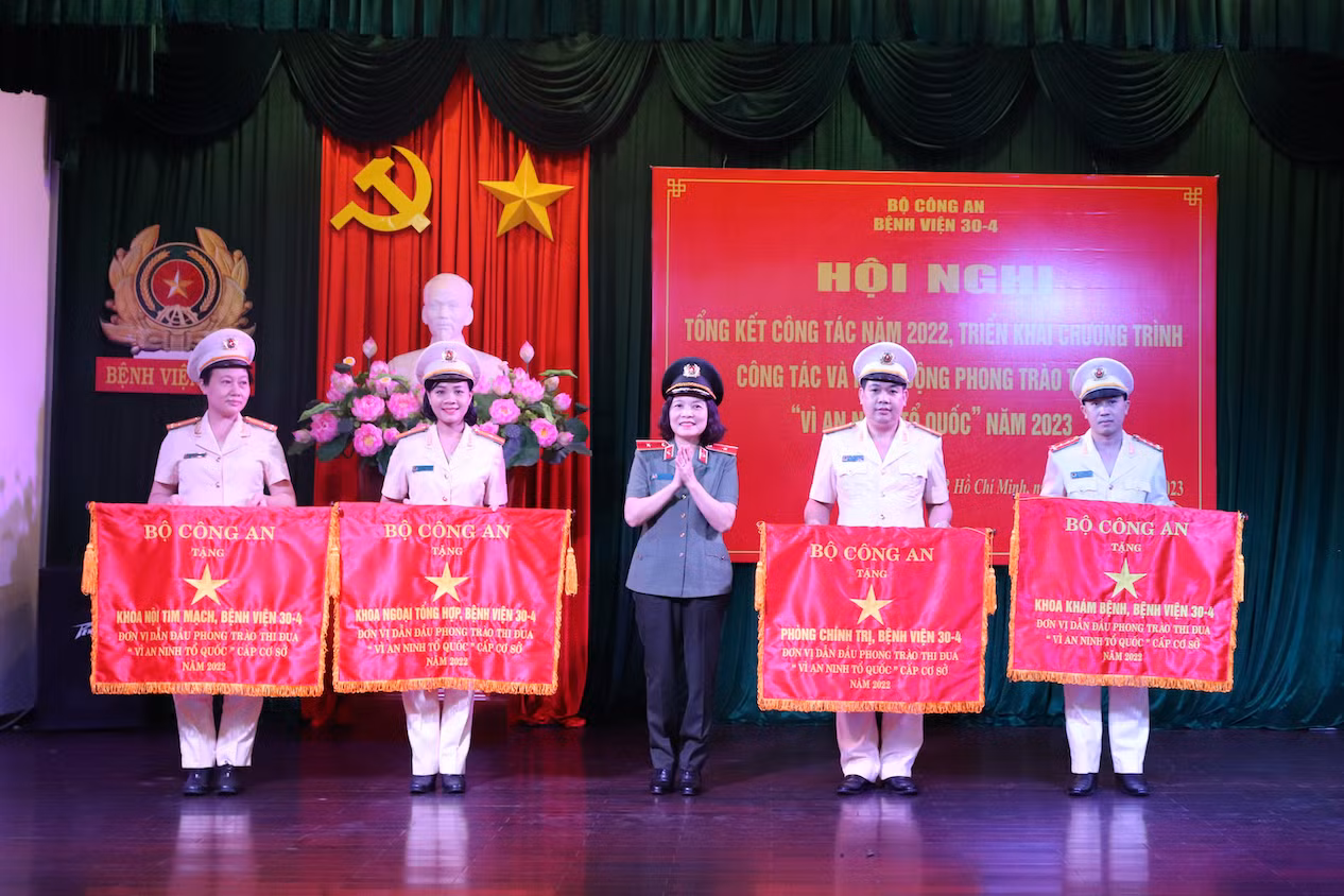 Chủ động ứng dụng kỹ thuật, đẩy mạnh công tác chăm lo chế độ chính sách cho cán bộ y tế CAND -0