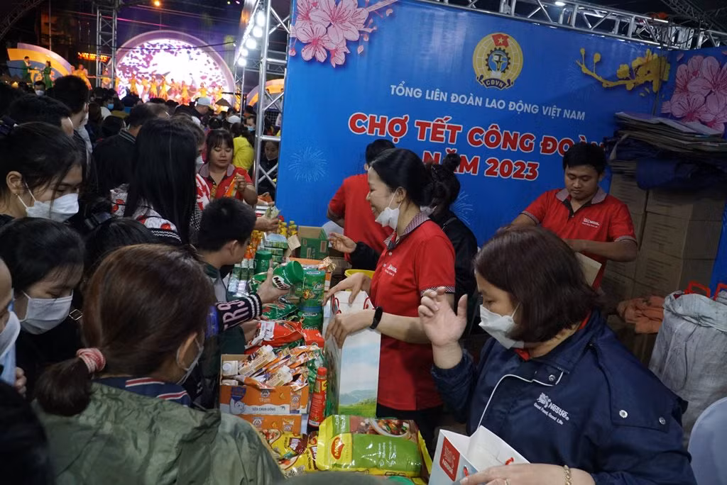 Xúc động phiên Chợ Tết “bình ổn giá” dành cho Công nhân, người lao động tại Đà Nẵng -5