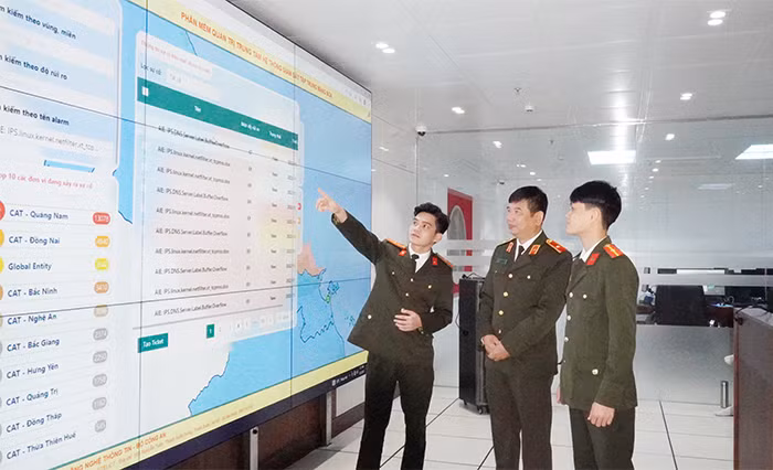 Trang 11: Tăng cường ứng dụng công nghệ thông tin trong CAND -0