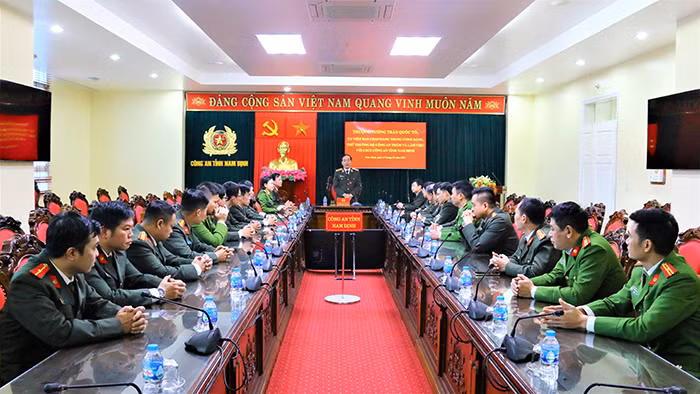 Thứ trưởng Trần Quốc Tỏ thăm và làm việc tại Công an Nam Định -0