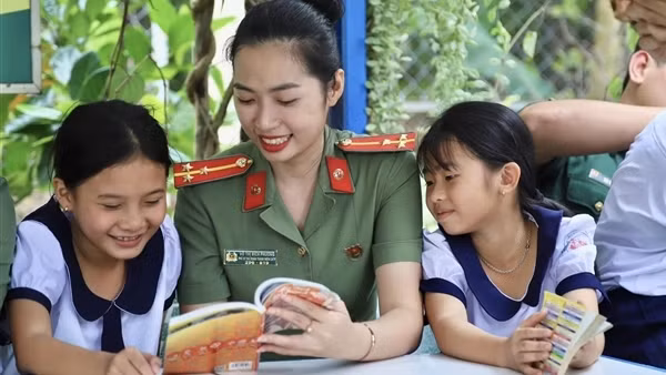 Tuổi trẻ Công an TP Hồ Chí Minh và “Hành trình nghĩa tình biên giới, hải đảo” xuân Quý Mão
