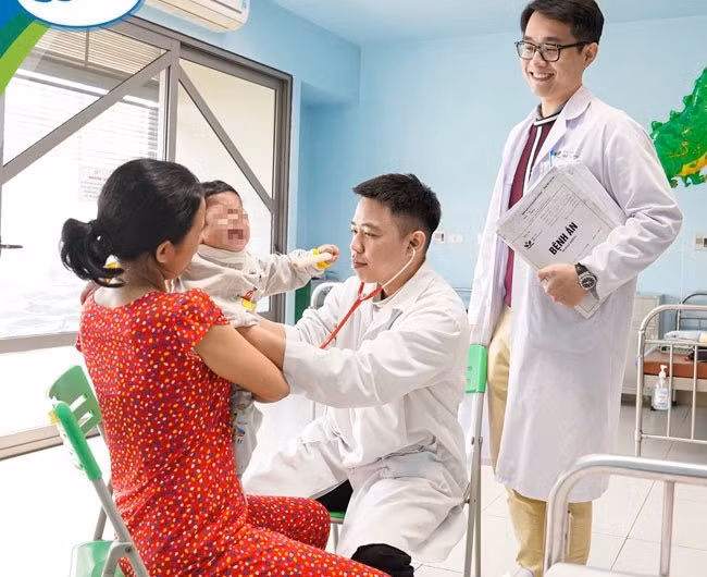 Tạo hình thực quản bằng đại tràng cho bé gái mắc bệnh hiếm gặp -0