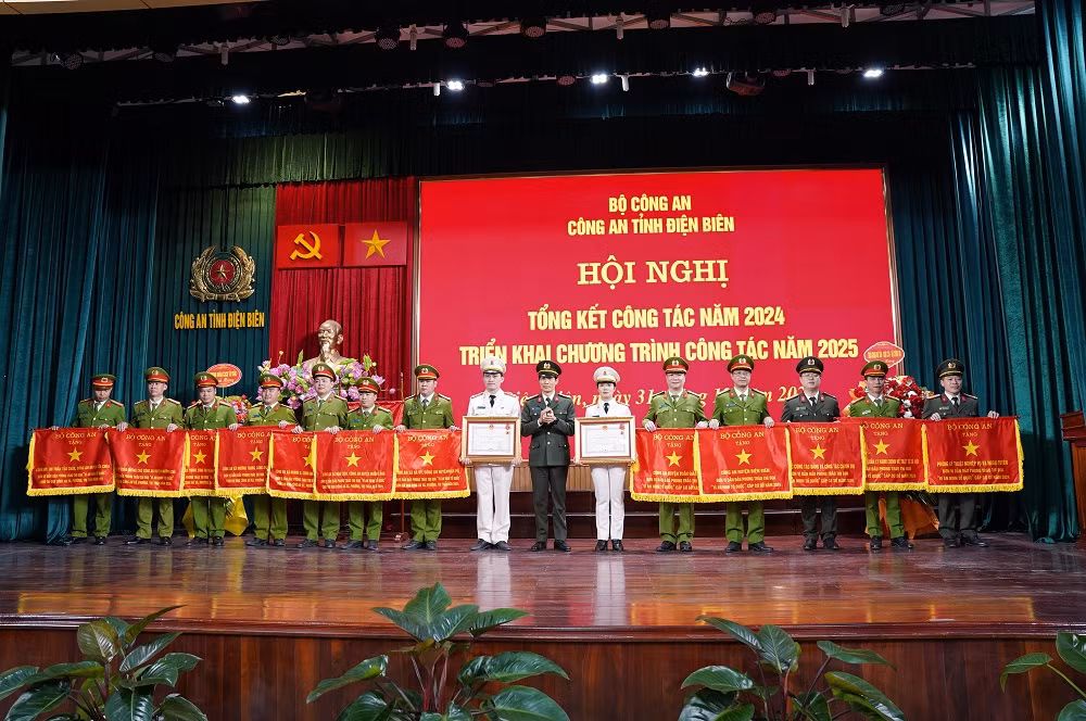 Công an tỉnh Điện Biên tổ chức Hội nghị triển khai nhiệm vụ công tác năm 2025 -0