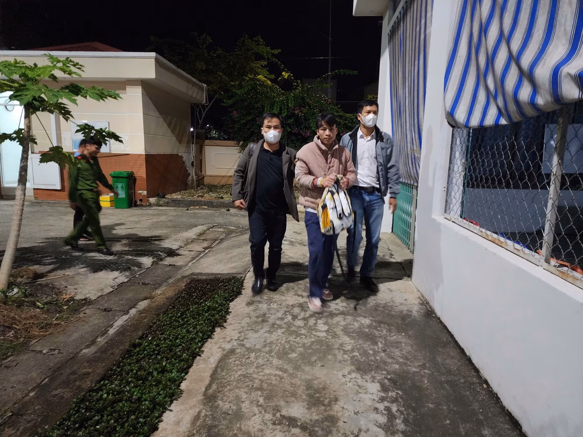 Hành trình truy xét, bắt giữ tên trộm đột nhập quán ăn “cuỗm” hơn nửa tỷ đồng -2