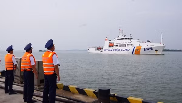 Thuyền trưởng tàu cá người Trung Quốc: Ơn&nbsp;này cả đời chúng tôi sẽ không bao giờ quên!