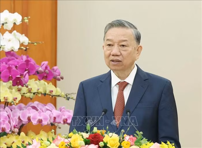Tổng Bí thư Tô Lâm trao Quyết định về chức năng, nhiệm vụ của 13 cơ quan ban Đảng, đơn vị ở Trung ương -0
