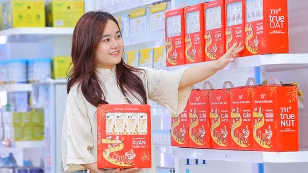 Món quà sức khỏe mùa Tết 2025: TH true NUT & TH true OAT với thông điệp Vị Hạnh Phúc – Xuân Sung Túc