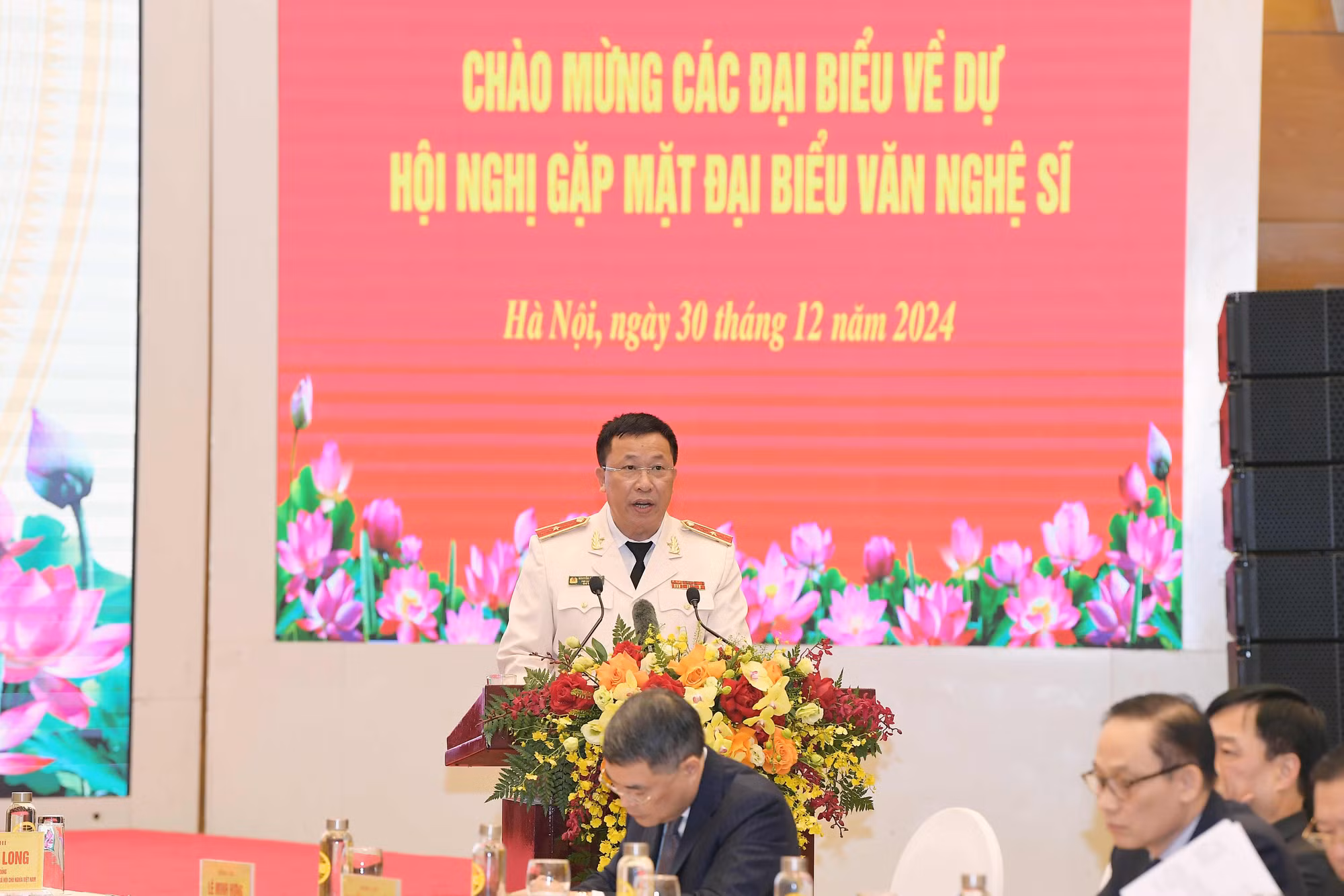 Đảng, Nhà nước, Nhân dân trông chờ, tin tưởng vào sự đóng góp tích cực của văn nghệ sĩ -0