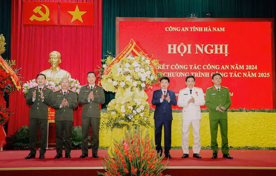 Công an Hà Nam đóng góp to lớn tạo môi trường thuận lợi phục vụ đầu tư phát triển kinh tế xã hội -0