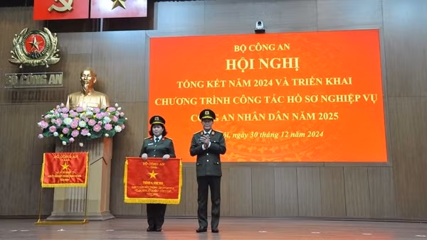Đưa công tác hồ sơ nghiệp vụ đi vào nề nếp, phục vụ đắc lực công tác chuyển đổi số