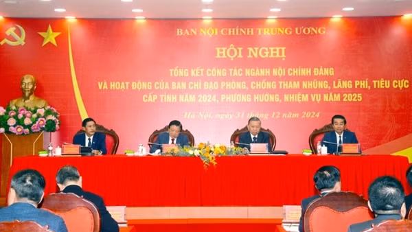 Tổng Bí thư: Kiên quyết không để lọt vào cấp ủy khóa mới những cán bộ suy thoái, tham nhũng, tiêu cực